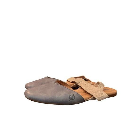 Born Ladies Size 6 M Close Toe Sandals Light Gray Leather Flats - Picture 2 of 8